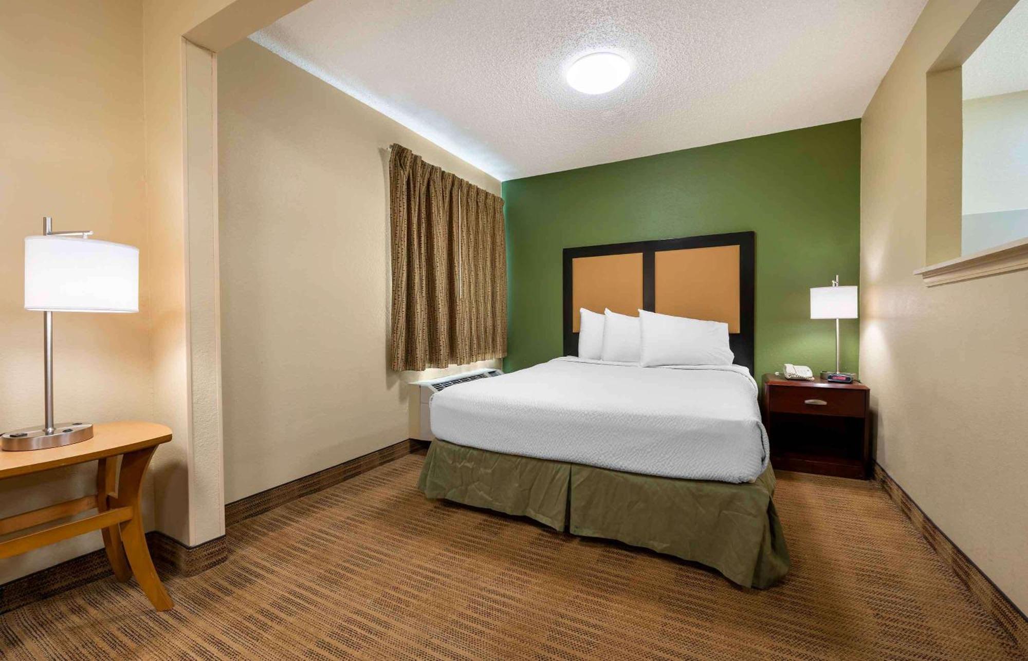 Suburban 2* Indianapolis
